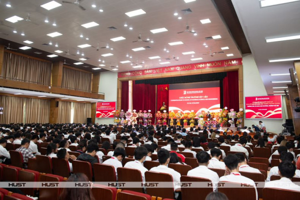 Hanoi University of Science and Technology announced the establishment of 2 more schools