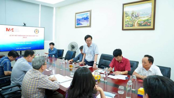 LỄ KÝ KẾT BIÊN BẢN GHI NHỚ HỢP TÁC GIỮA TRƯỜNG VẬT LIỆU - ĐẠI HỌC BÁCH KHOA HÀ NỘI VÀ TRƯỜNG ĐẠI HỌC HỒNG ĐỨC