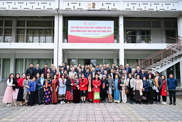 GẶP MẶT CỰU GIÁO CHỨC TRƯỜNG VẬT LIỆU - CHÀO MỪNG NGÀY NHÀ GIÁO VIỆT NAM 20/11