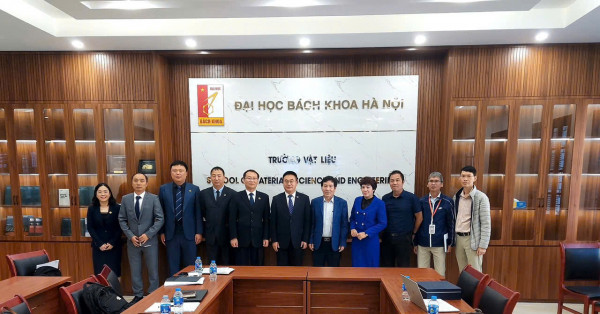 TRƯỜNG VẬT LIỆU TĂNG CƯỜNG HỢP TÁC VỚI ĐẠI HỌC KHOA HỌC KỸ THUẬT CÔN MINH (TRUNG QUỐC)