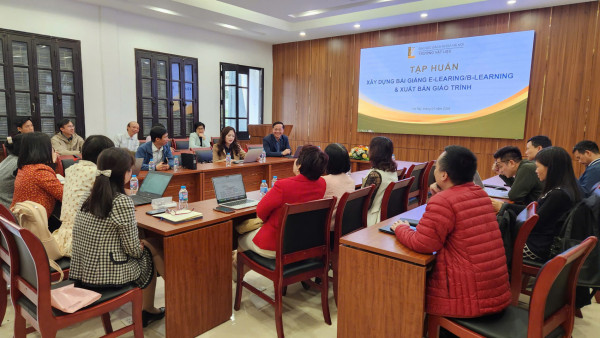 TRƯỜNG VẬT LIỆU TỔ CHỨC TẬP HUẤN VỀ CÔNG TÁC ĐĂNG KÝ XUẤT BẢN GIÁO TRÌNH VÀ XÂY DỰNG BÀI GIẢNG ELEARNING, BLEARNING