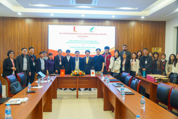 LỄ KÝ KẾT HỢP TÁC GIỮA TRƯỜNG VẬT LIỆU, ĐHBKHN VỚI KHOA KHOA HỌC VÀ CÔNG NGHỆ DỆT MAY, ĐẠI HỌC SHINSHU (NHẬT BẢN)