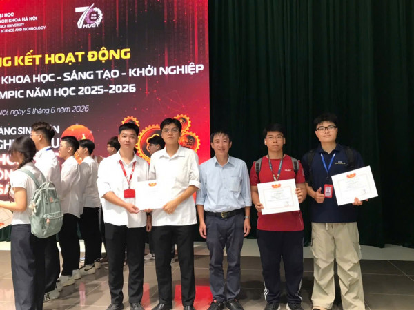 HÀNH TRÌNH TỪ Ý TƯỞNG ĐẾN GIẢI NHẤT SINH VIÊN NGHIÊN CỨU KHOA HỌC NĂM HỌC 2025-2026