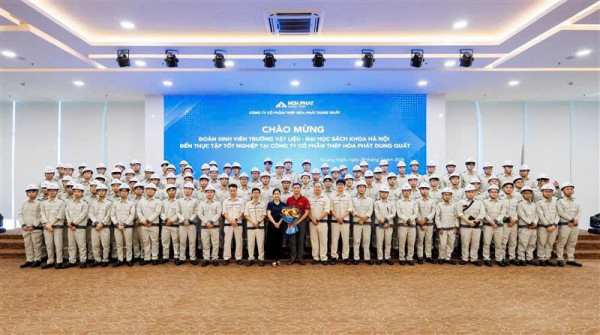 92 SINH VIÊN NGÀNH KỸ THUẬT VẬT LIỆU KHỞI ĐỘNG CHƯƠNG TRÌNH THỰC TẬP KỸ THUẬT TẠI CÔNG TY CỔ PHẦN THÉP HOÀ PHÁT DUNG QUẤT