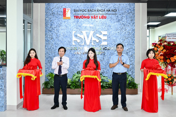 LỄ TIẾP NHẬN CÔNG TRÌNH HIỆN ĐẠI HOÁ KHỐI NHÀ VĂN PHÒNG ĐIỀU HÀNH DO CÔNG TY CỔ PHẦN VICOSTONE TÀI TRỢ CHO TRƯỜNG VẬT LIỆU
