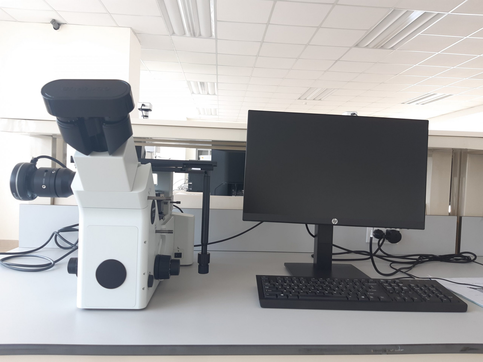 02 Thietbi Optical Microscopy GX52