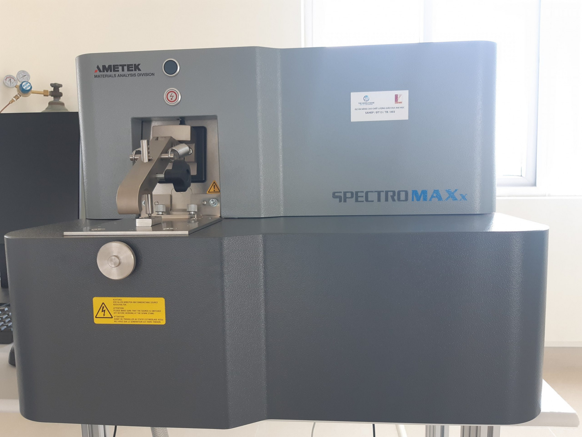 04 Optical Emission Spectrometry SpectromaxxLMF08