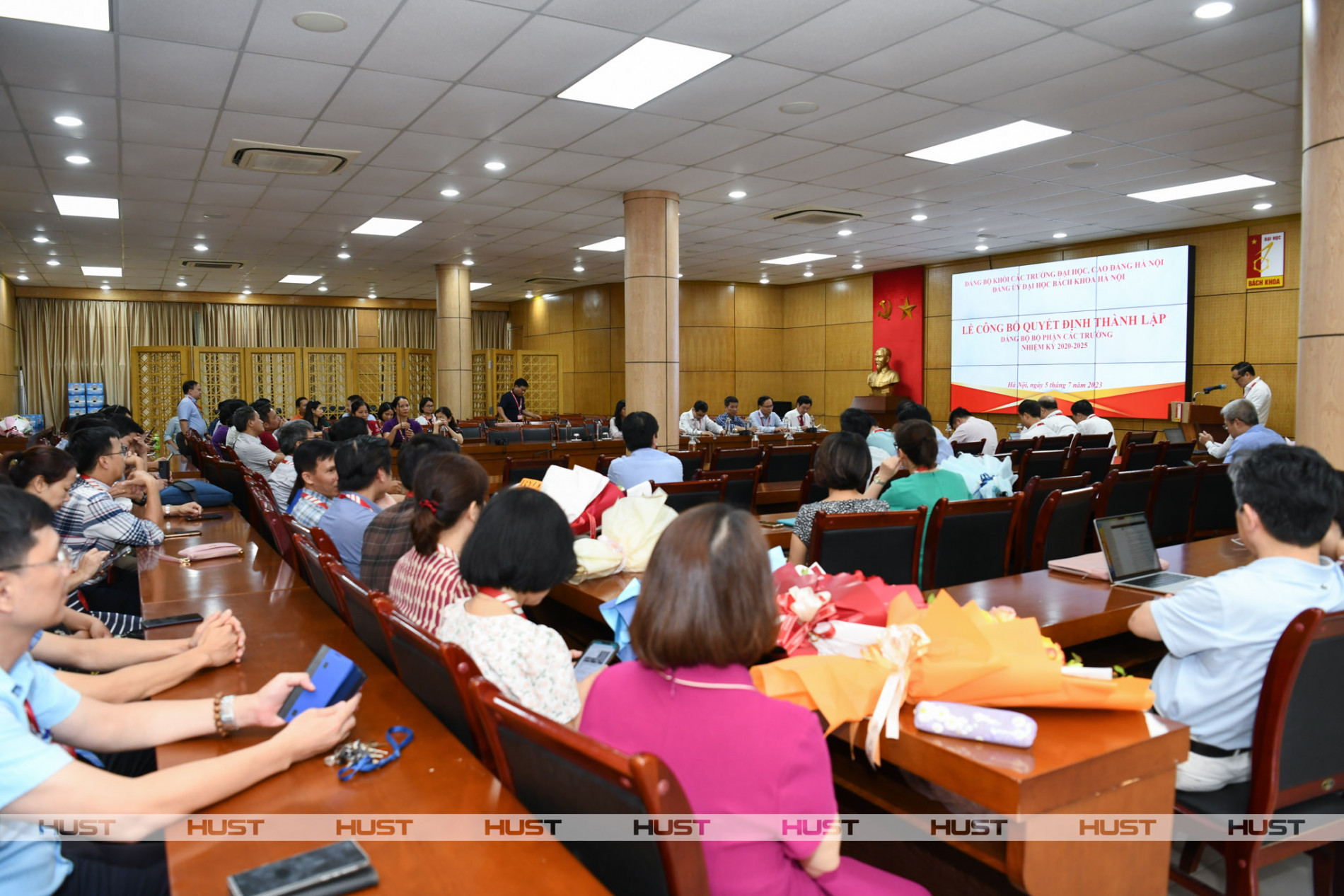 Bước đi quan trọng trong lộ trình phát triển của Trường Vật liệu, Trường Hóa và Khoa học sự sống