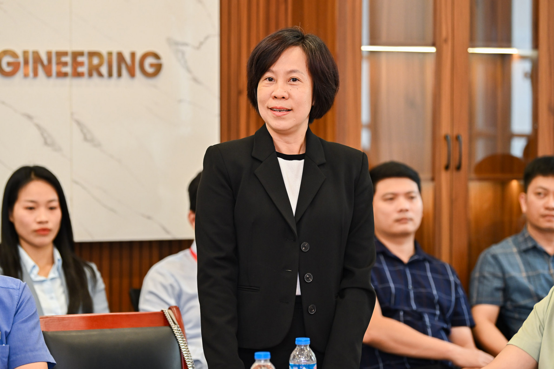 Anh 7
